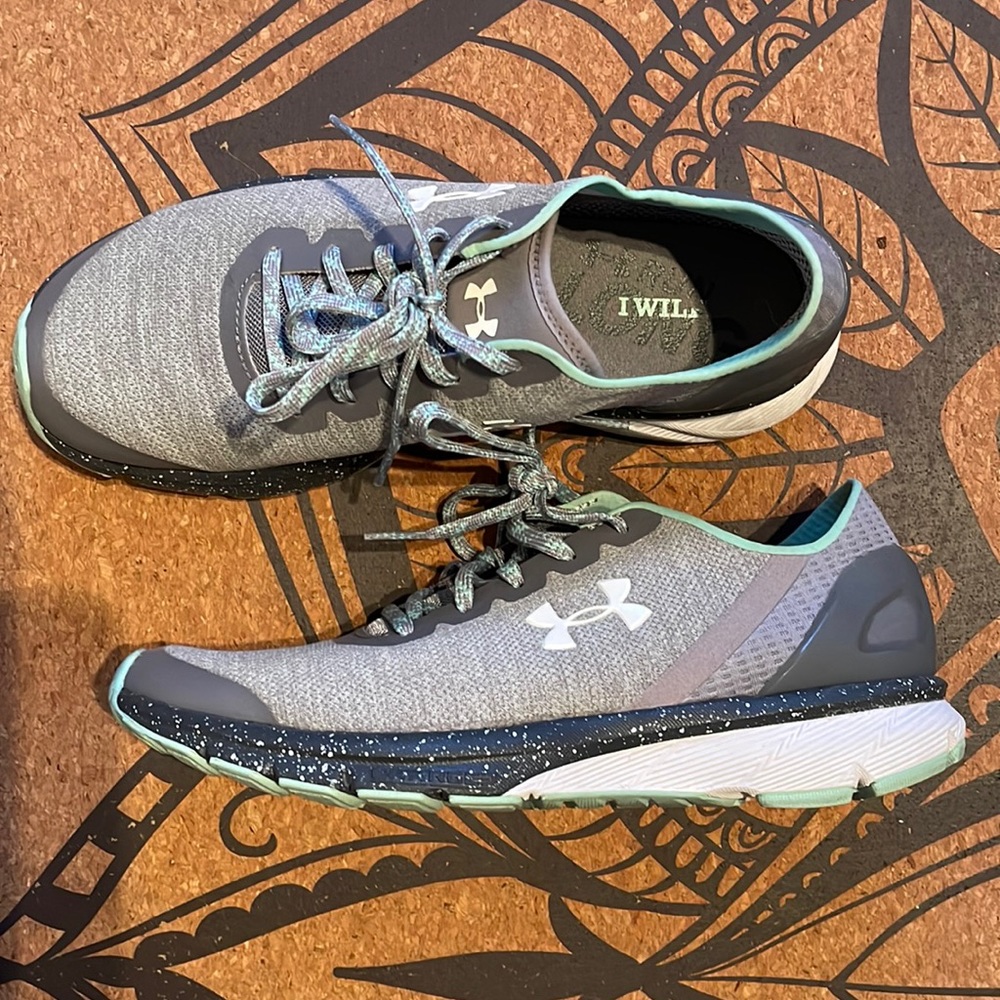 Under Armour running/gym shoes | size 8 | very gently used